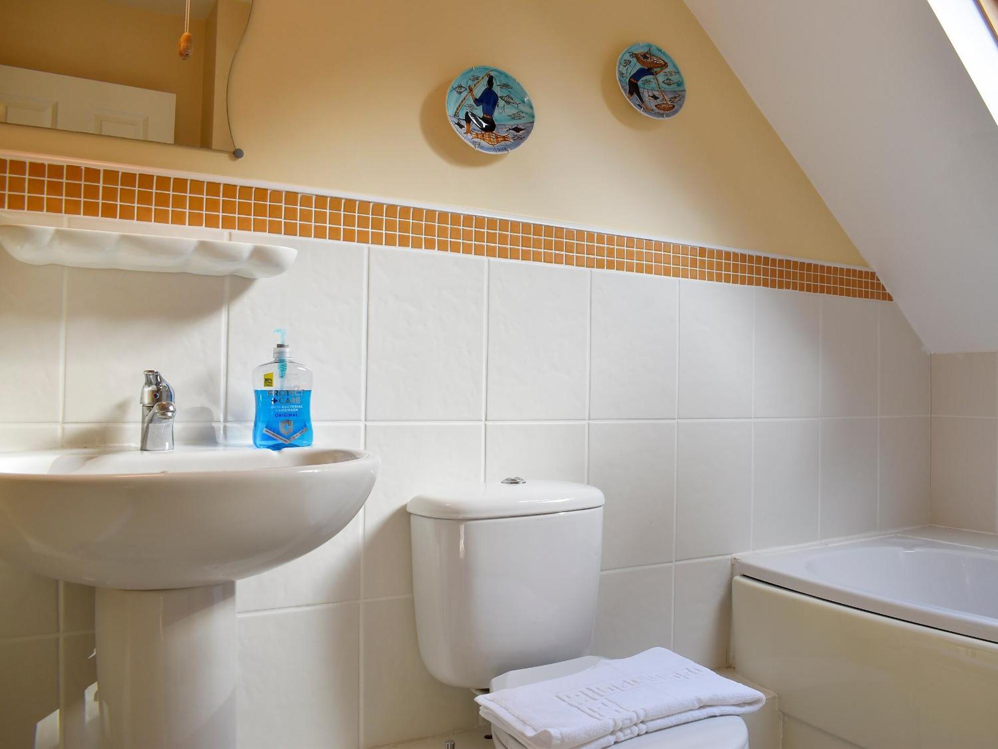 Quackers Villa Whitby Exterior photo